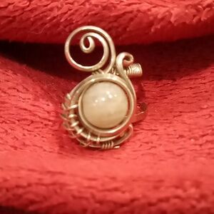 Elegant Silver Swirl Ring With Green Gem Stone Adjustable Width New